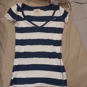 Hollister Women's Blue and White Striped Top